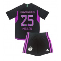 Bayern Munich Thomas Muller #25 Bortatröja Barn 2023-24 Kortärmad (+ Korta byxor)